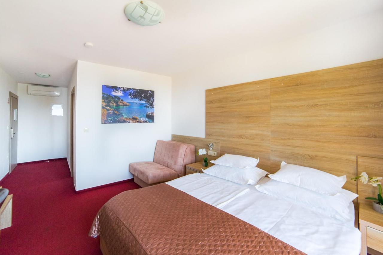 Hotel Antonija Drvenik  Eksteriør billede