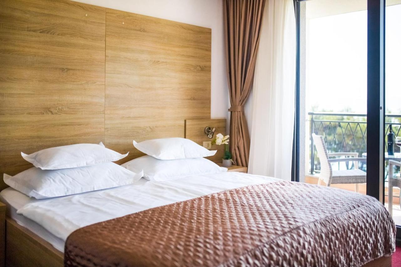 Hotel Antonija Drvenik  Eksteriør billede
