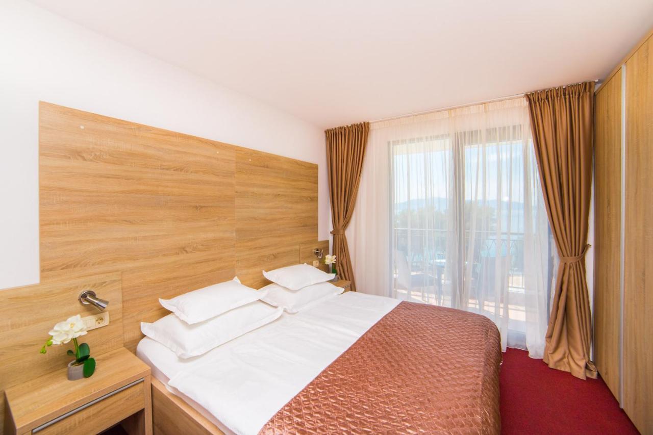 Hotel Antonija Drvenik  Eksteriør billede
