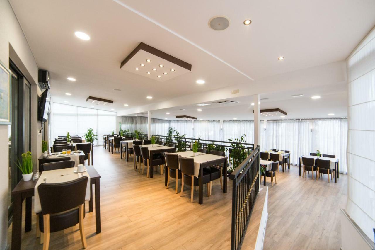 Hotel Antonija Drvenik  Eksteriør billede